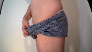 Kudoslong cumming in closeup in just boxer-shorts he wanks till he Cums
