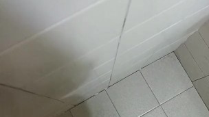 Me masturbo en el baño